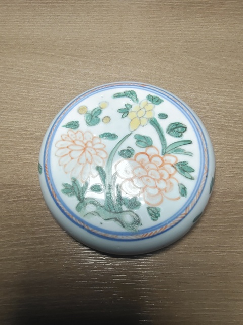 古玩陶瓷五彩印泥盒真品鑒賞圖