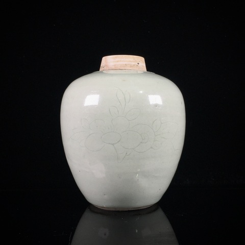 古玩陶瓷清康熙·冬青釉暗刻花卉紋手把罐/茶葉罐拍賣，當(dāng)前價(jià)格1280元