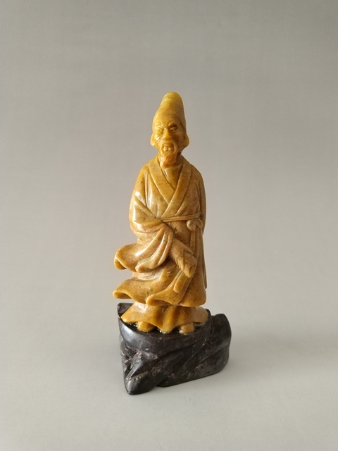 古玩雜項(xiàng)（清中期）壽山石人物像拍賣，當(dāng)前價(jià)格568元