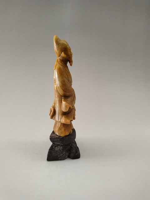 古玩雜項(xiàng)（清中期）壽山石人物像拍賣，當(dāng)前價(jià)格568元