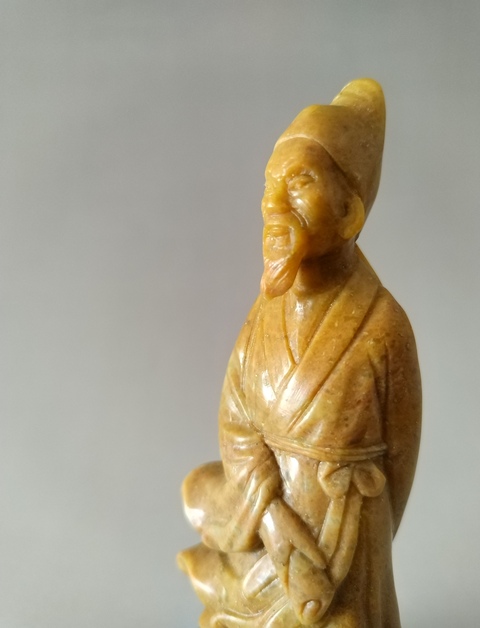 古玩雜項(xiàng)（清中期）壽山石人物像拍賣，當(dāng)前價(jià)格568元