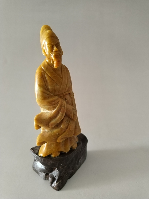 古玩雜項(xiàng)（清中期）壽山石人物像拍賣，當(dāng)前價(jià)格568元