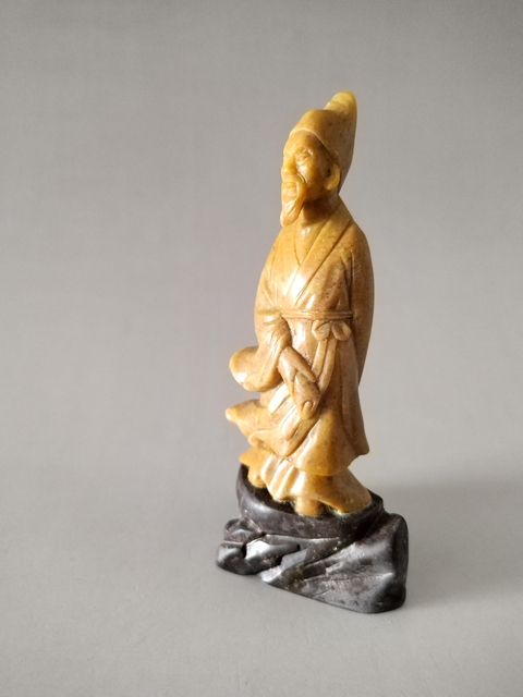 古玩雜項(xiàng)（清中期）壽山石人物像拍賣，當(dāng)前價(jià)格568元