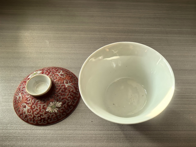 古玩陶瓷胭脂紅粉彩花卉紋蓋碗拍賣，當前價格900元
