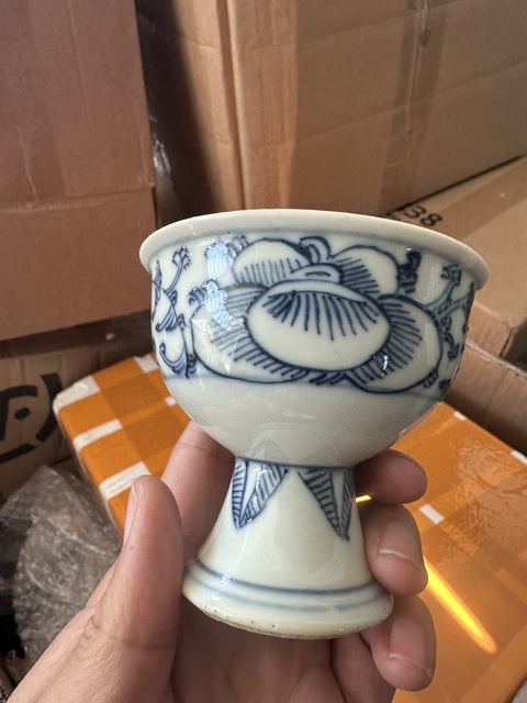 古玩陶瓷青花淡描花卉紋高足杯拍賣，當前價格2000元