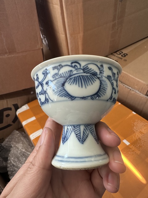 古玩陶瓷青花淡描花卉紋高足杯拍賣，當前價格2000元