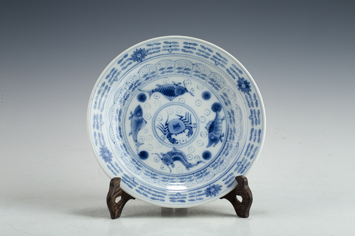 古玩陶瓷民國·青花魚蟹紋盤拍賣，當前價格2376元