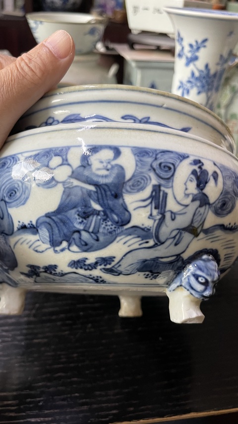 古玩陶瓷八仙圖青花三足香爐真品鑒賞圖