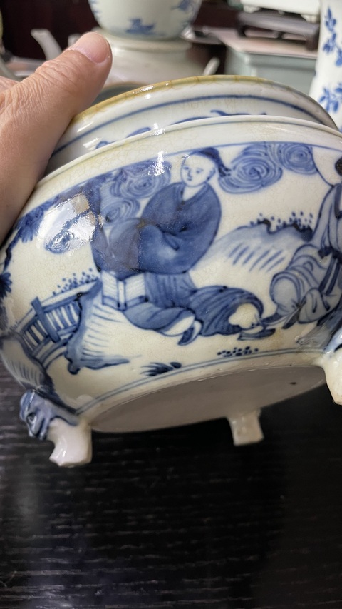 古玩陶瓷八仙圖青花三足香爐真品鑒賞圖