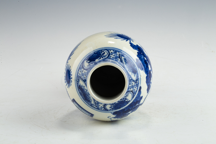 古玩陶瓷清晚·青花人物故事紋雞腿瓶拍賣，當前價格2304元