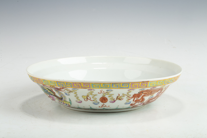 古玩陶瓷民國·粉彩龍鳳呈祥紋盤真品鑒賞圖