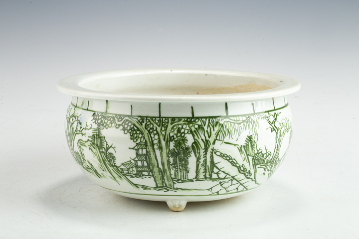 古玩陶瓷民國·綠彩山水紋三足爐拍賣，當前價格2880元