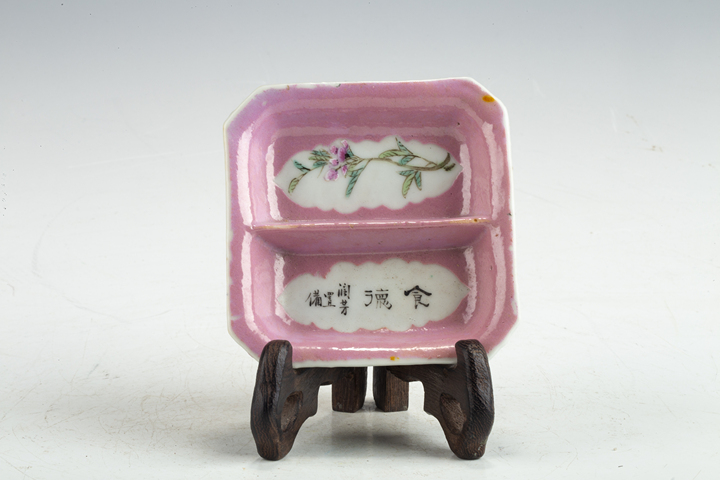古玩陶瓷民國·粉彩花卉紋調(diào)色盤拍賣，當前價格188元