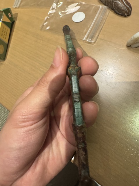 古玩玉器嵌松石龍頭帶勾真品鑒賞圖