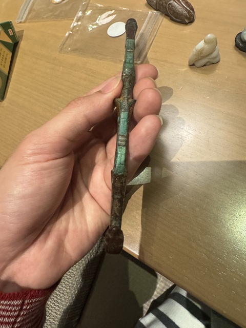 古玩玉器嵌松石龍頭帶勾真品鑒賞圖