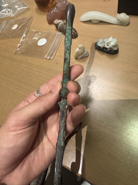 古玩玉器嵌松石龍頭帶勾真品鑒賞圖