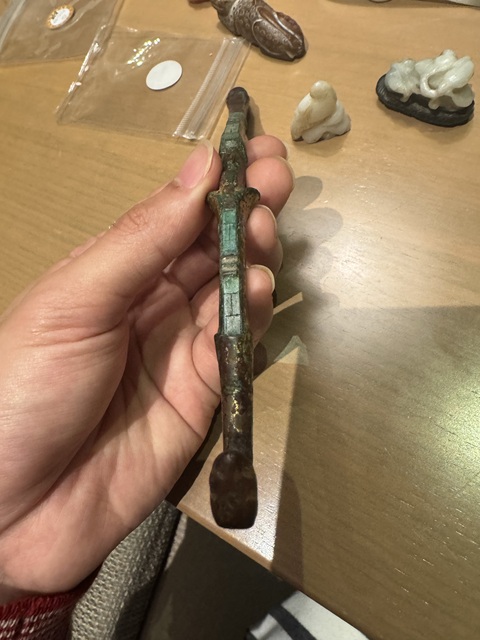古玩玉器嵌松石龍頭帶勾真品鑒賞圖
