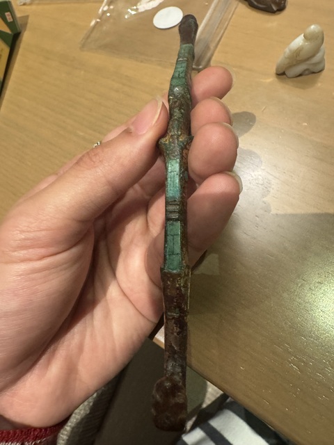 古玩玉器嵌松石龍頭帶勾真品鑒賞圖