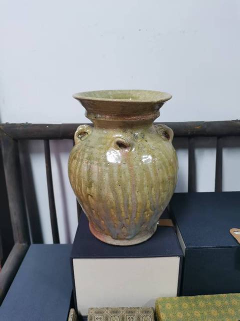 古玩陶瓷青釉盤口多系罐真品鑒賞圖