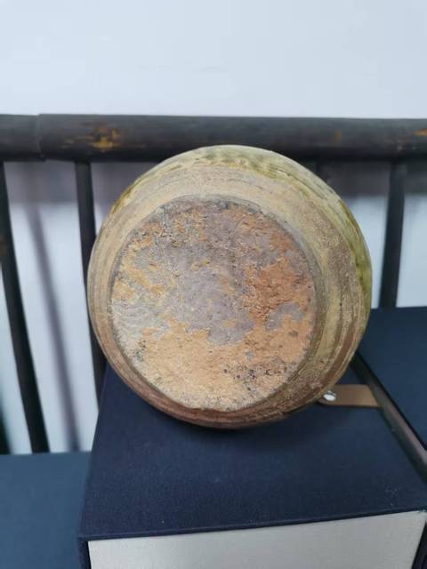 古玩陶瓷隋唐雙系盤口青釉罐拍賣，當(dāng)前價(jià)格1000元