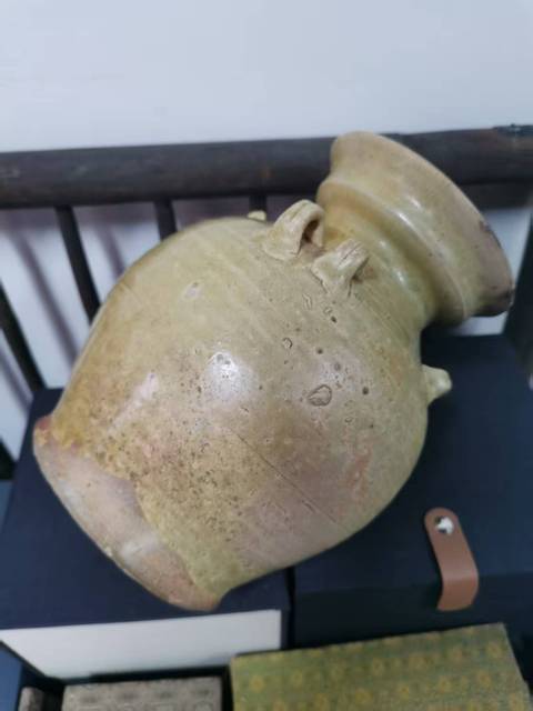 古玩陶瓷青釉盤口多系罐真品鑒賞圖