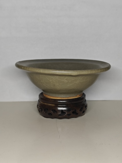 古玩陶瓷龍泉青瓷折沿洗真品鑒賞圖