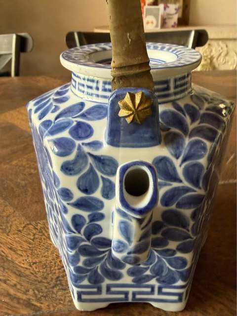 古玩陶瓷民國 青花花卉紋提梁壺真品鑒賞圖