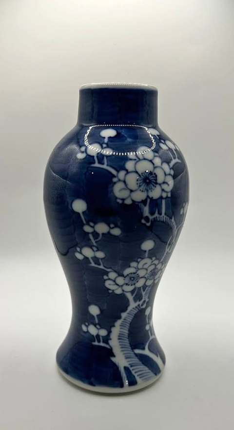 古玩陶瓷青花冰梅圖雞腿瓶真品鑒賞圖