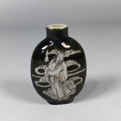 古玩陶瓷綠釉墨彩人物鼻煙壺真品鑒賞圖