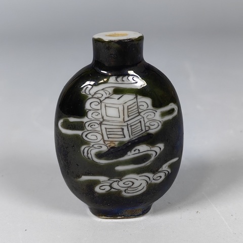 古玩陶瓷綠釉墨彩人物鼻煙壺真品鑒賞圖