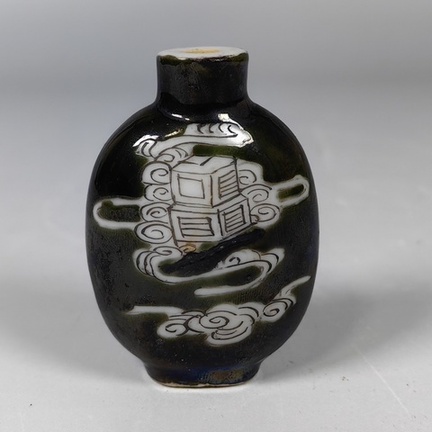 古玩陶瓷綠釉墨彩人物鼻煙壺真品鑒賞圖