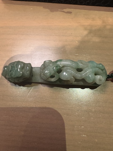 古玩玉器翡翠雕“蒼龍教子”帶鉤真品鑒賞圖