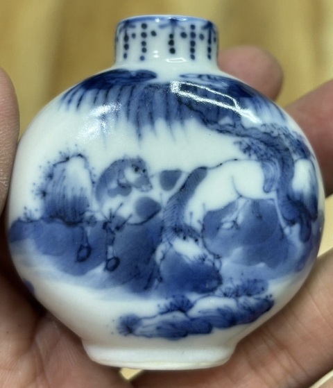 古玩陶瓷青花鼻煙壺真品鑒賞圖