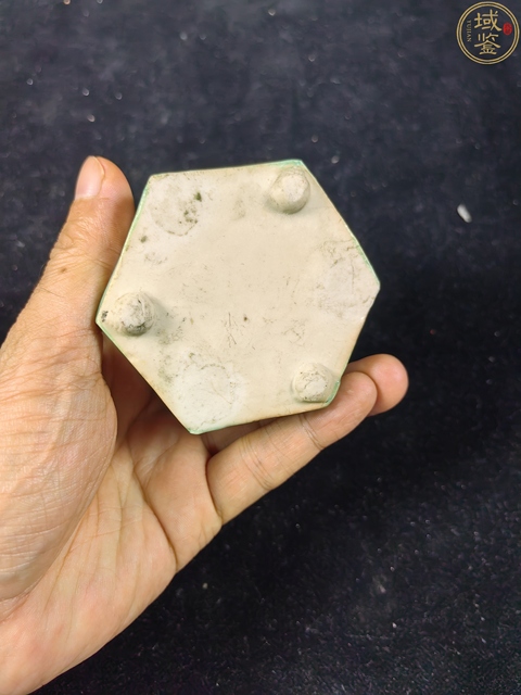 古玩陶瓷清螭龍紋六方三足水盂拍賣，當前價格600元