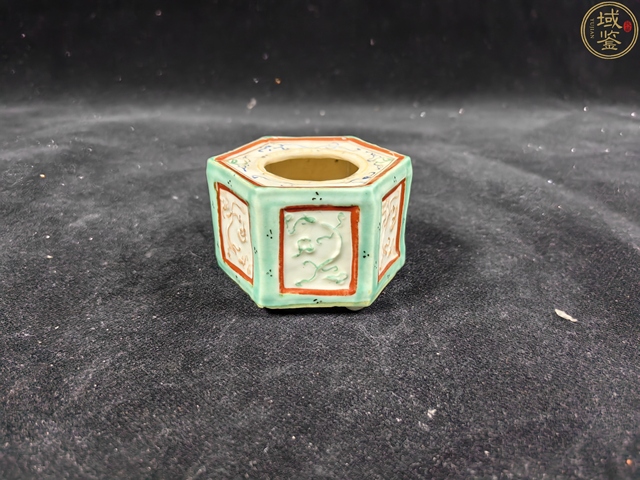 古玩陶瓷清螭龍紋六方三足水盂拍賣，當前價格600元