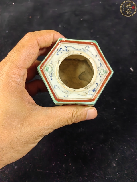 古玩陶瓷清螭龍紋六方三足水盂拍賣，當前價格600元