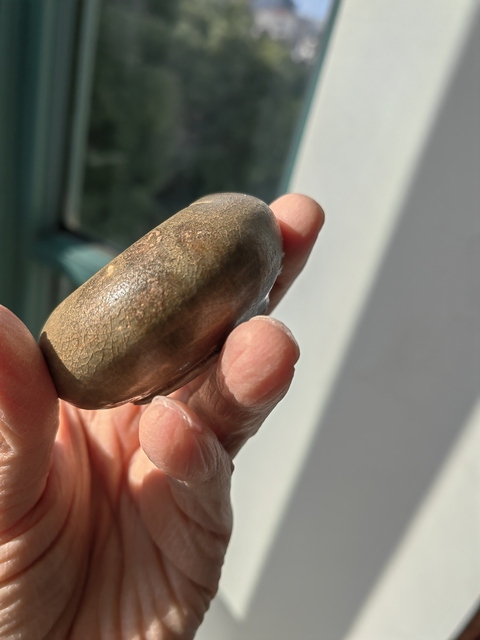 古玩陶瓷越窯青瓷褐彩水盂真品鑒賞圖