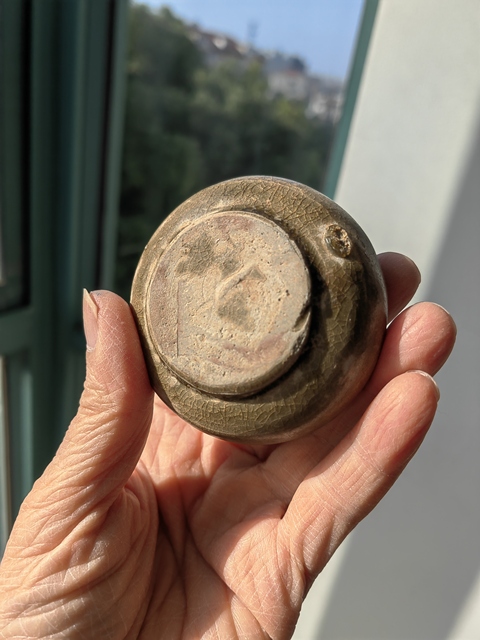 古玩陶瓷越窯青瓷褐彩水盂真品鑒賞圖