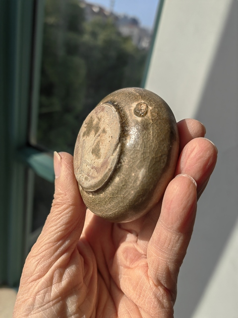 古玩陶瓷越窯青瓷褐彩水盂真品鑒賞圖