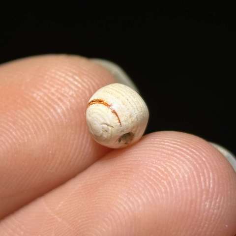 古玩玉器宋代.帶眼睛纏絲瑪瑙珠子拍賣，當前價格0元