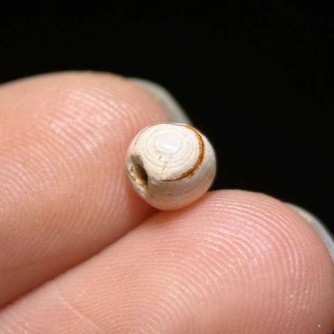 古玩玉器宋代.帶眼睛纏絲瑪瑙珠子拍賣，當前價格0元