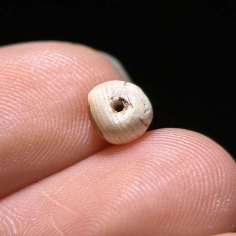 古玩玉器宋代.帶眼睛纏絲瑪瑙珠子拍賣，當前價格0元