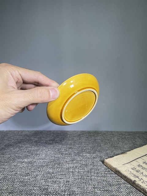 古玩陶瓷清末民初.黃釉龍紋盤拍賣，當前價格0元