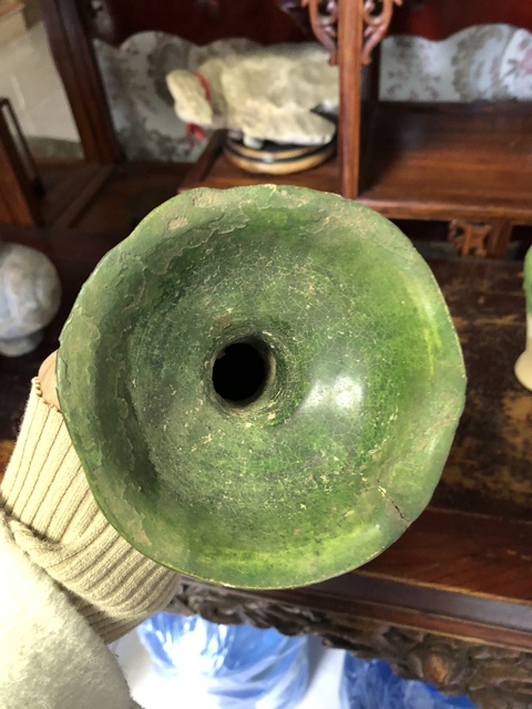 古玩陶瓷綠釉花口瓶真品鑒賞圖