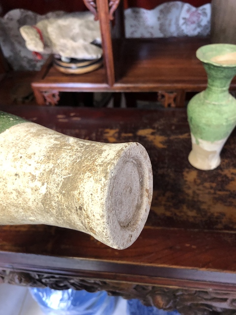 古玩陶瓷綠釉花口瓶真品鑒賞圖