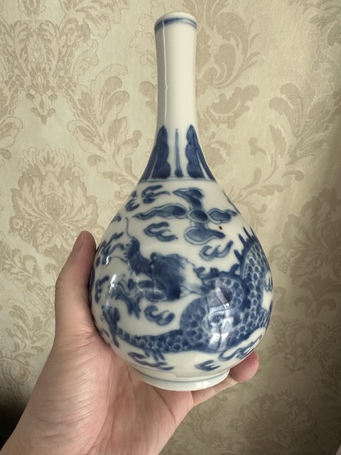 古玩陶瓷清雍正 青花云龍紋瓶（復窯）真品鑒賞圖