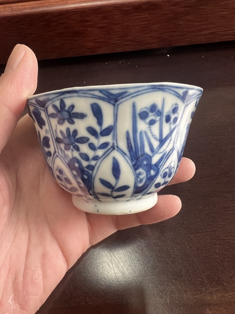 古玩陶瓷青花花卉紋杯真品鑒賞圖