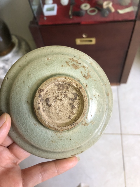 古玩陶瓷龍泉窯青釉盤真品鑒賞圖