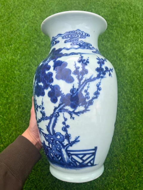 古玩陶瓷清中期 青花歲寒三友燈籠瓶真品鑒賞圖