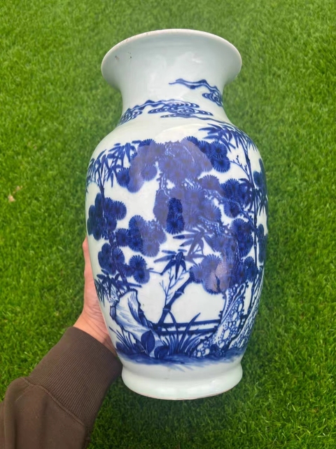 古玩陶瓷清中期 青花歲寒三友燈籠瓶真品鑒賞圖